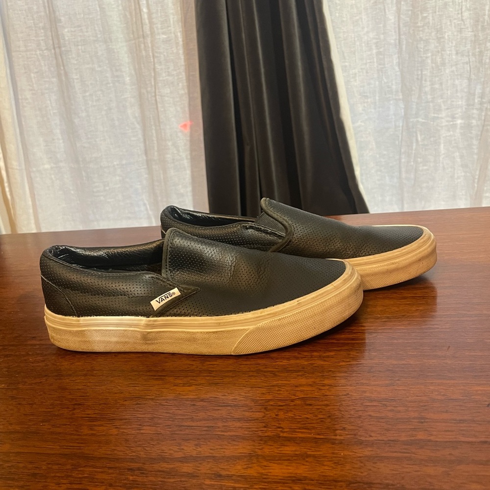 CONVERSE black and white low top